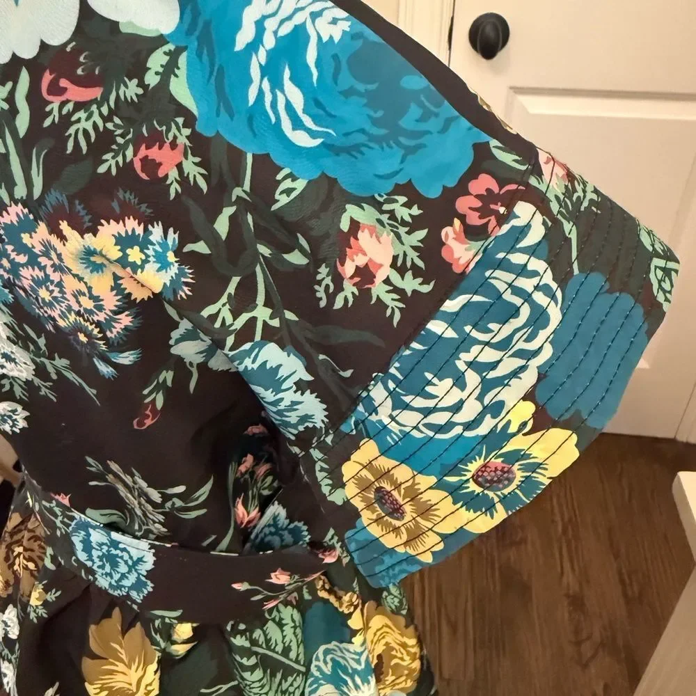 TUCKERNUCK Black Verdant Floral Short Sleeve Dress
X21 - Picture 6 of 11